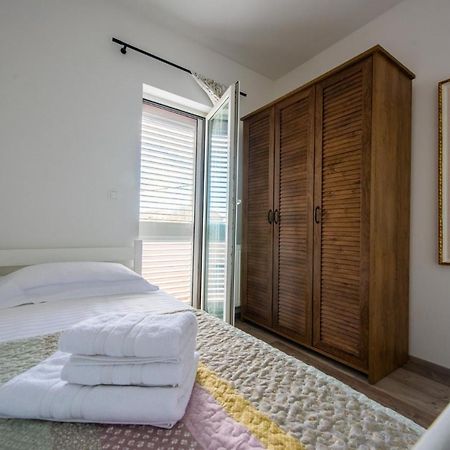 Apartman Paula Kaštela Екстериор снимка