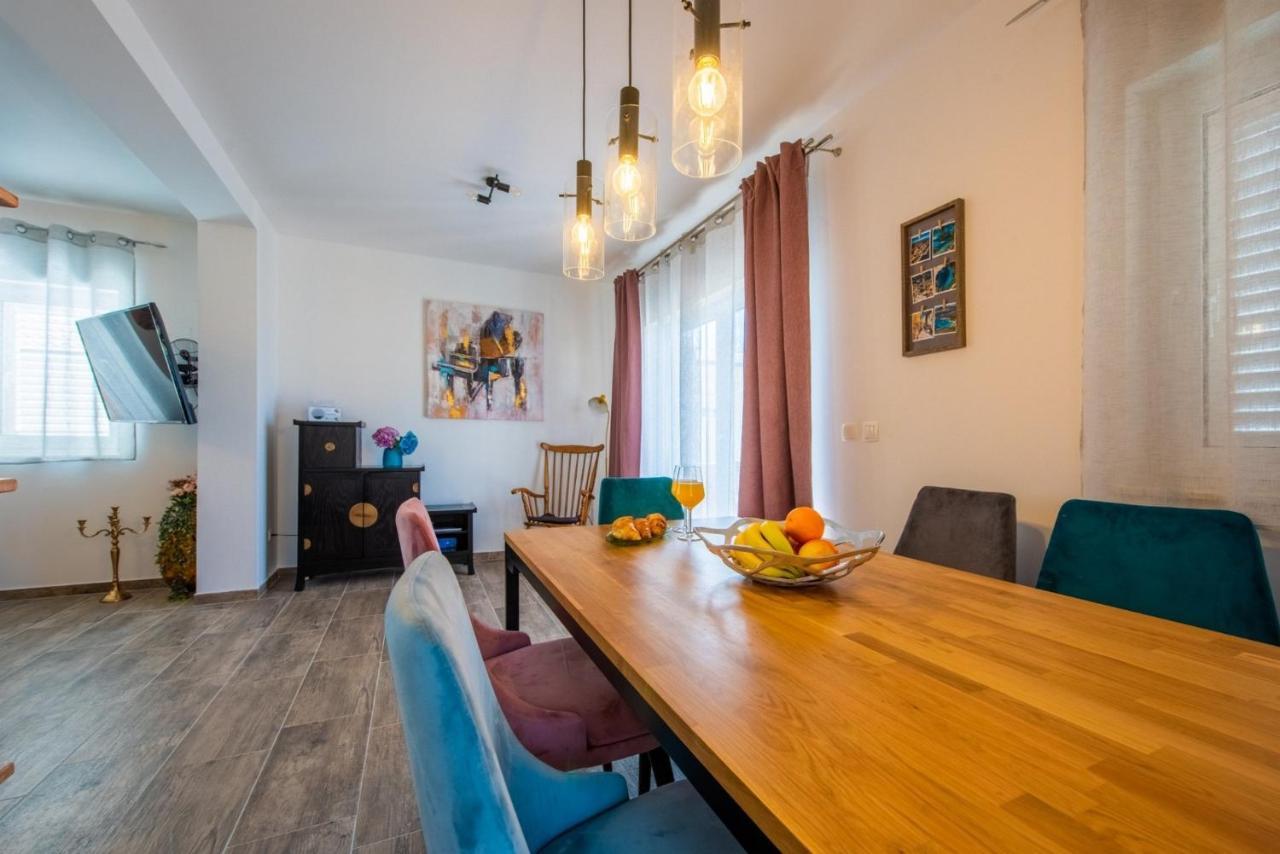 Apartman Paula Kaštela Екстериор снимка