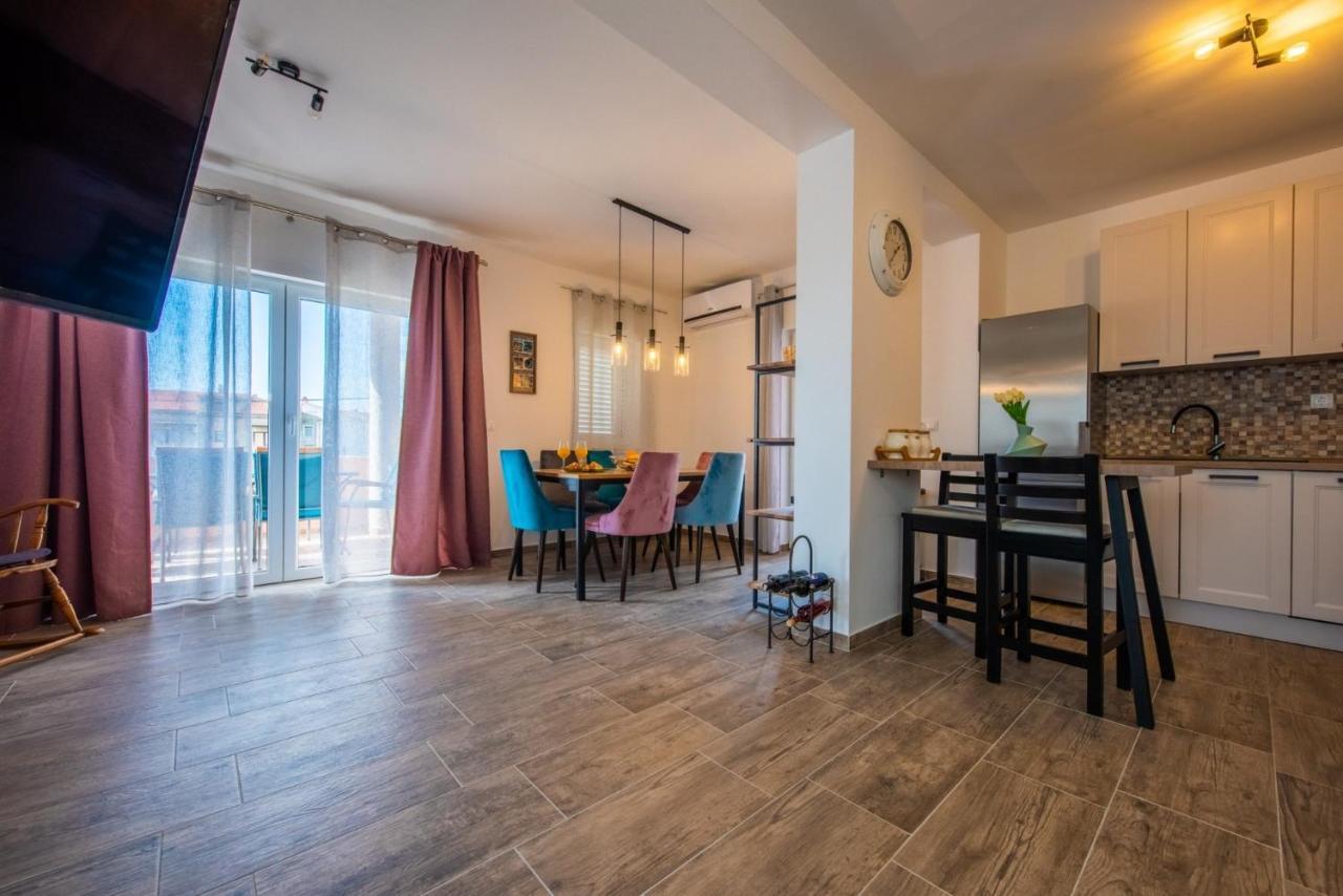 Apartman Paula Kaštela Екстериор снимка