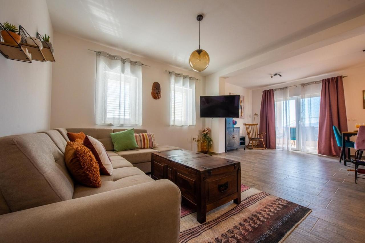 Apartman Paula Kaštela Екстериор снимка