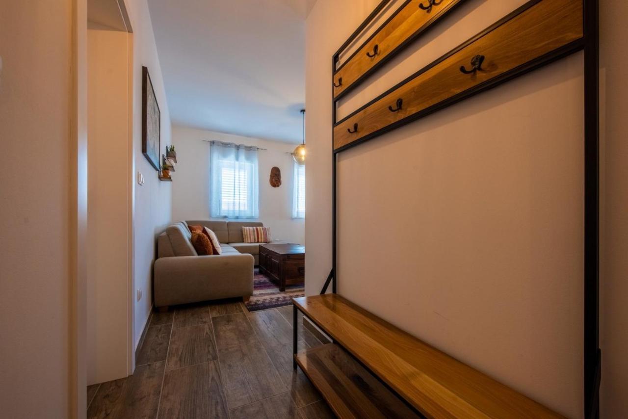 Apartman Paula Kaštela Екстериор снимка
