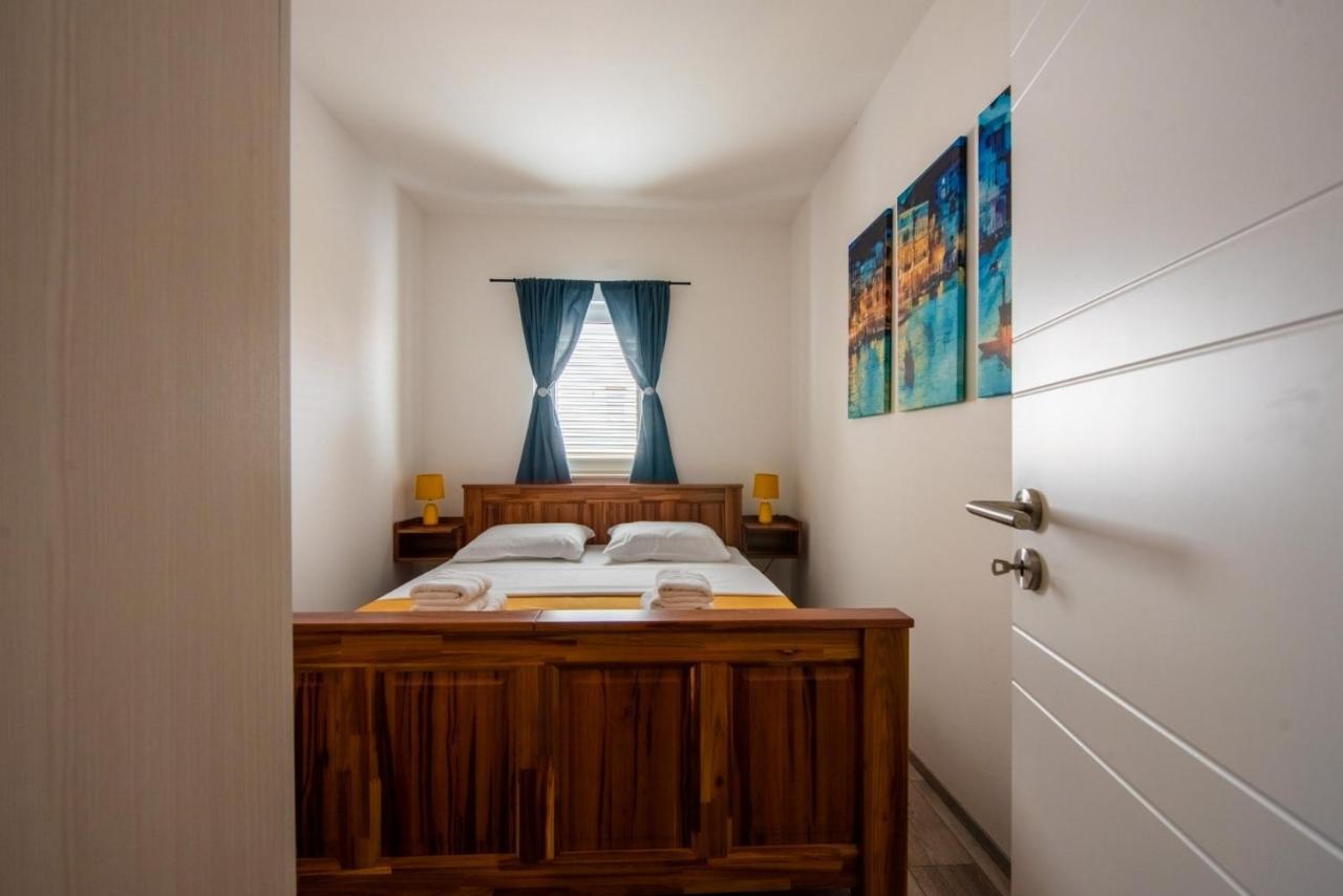 Apartman Paula Kaštela Екстериор снимка