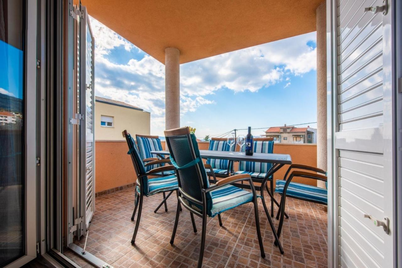 Apartman Paula Kaštela Екстериор снимка